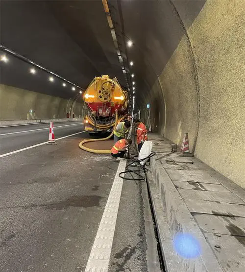 蓟州隧道排水渠清淤